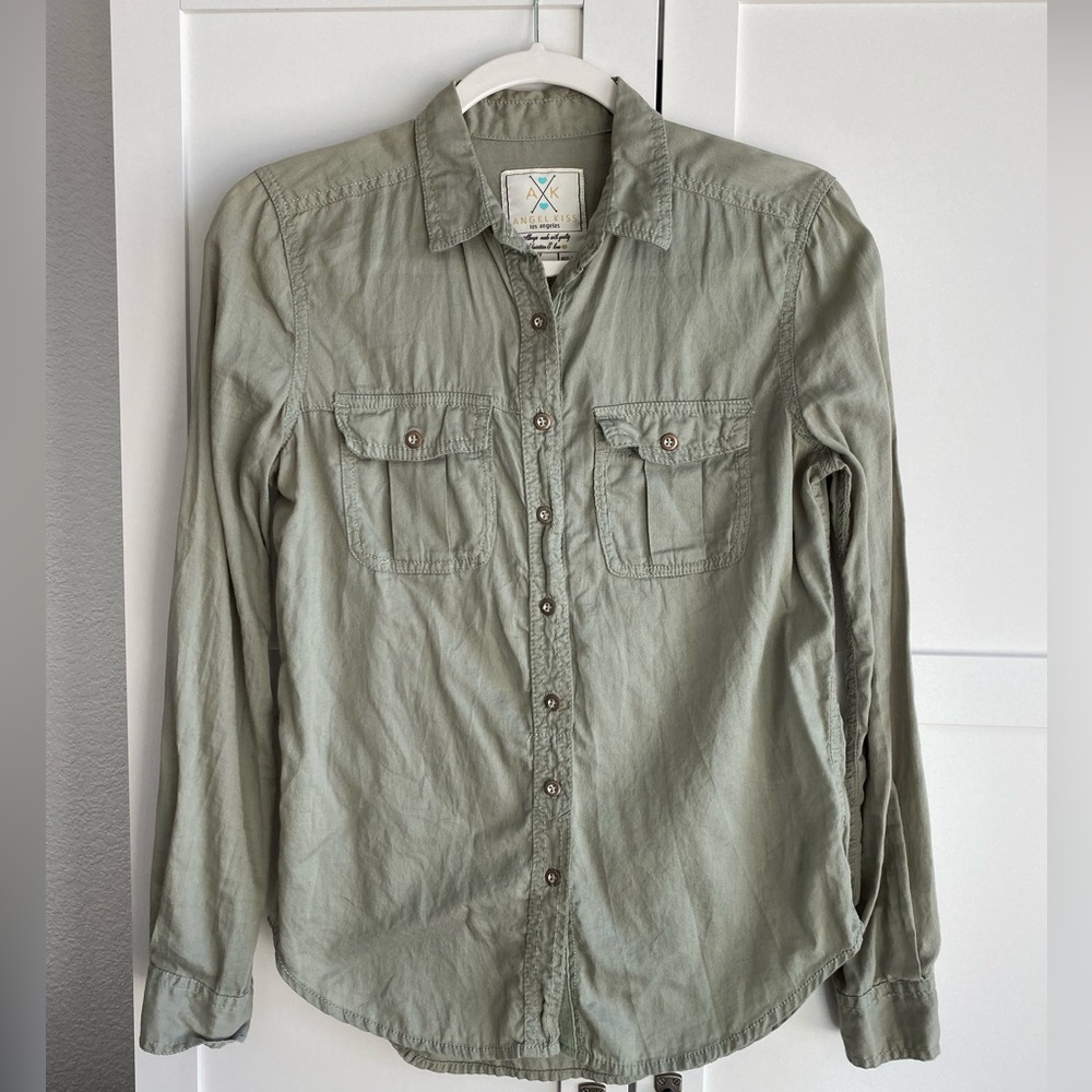 3/$20 Angel Kiss Button down top